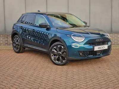 Nowe Fiat 600 La Prima 99 KM (72 kW) 2025 Zielony SUV