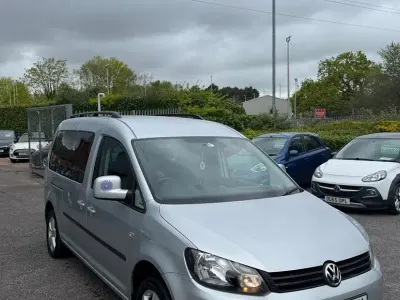 Begagnad VW Caddy Life 2012 Silver Minibuss