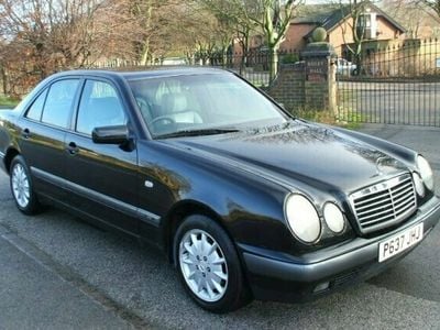 Begagnad Mercedes E200 Classic 1996 Sedan