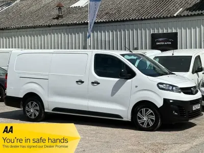 Used Vauxhall Vivaro S 100 HP (73 kW) 2019 White MPV