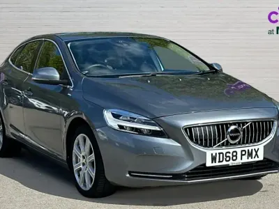 Begagnad Volvo V40 Inscription 152 HK (111 kW) 2019 Grå