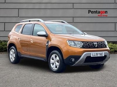 Used Dacia Duster Comfort 113 HP (83 kW) 2019 Orange SUV