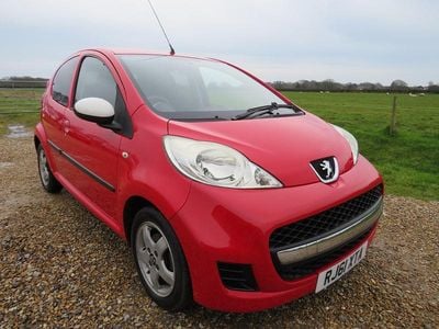 Used Peugeot 107 Sportium 68 HP (50 kW) 2012 Red Hatchback