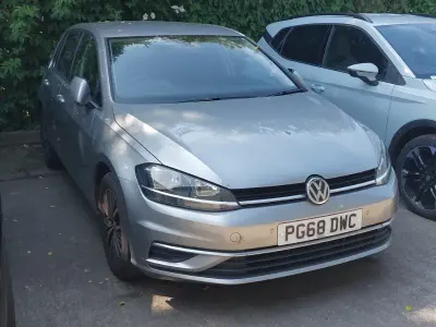 Used VW Golf VII SE 115 HP (84 kW) 2019 Silver Hatchback
