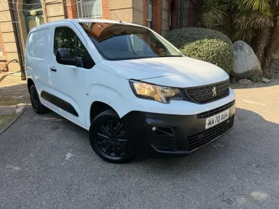 Used Peugeot Partner 131 HP (96 kW) 2020 White MPV