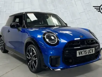 Used Mini Cooper Hatch 113 kW (154 HP) 2025 Blue Hatchback