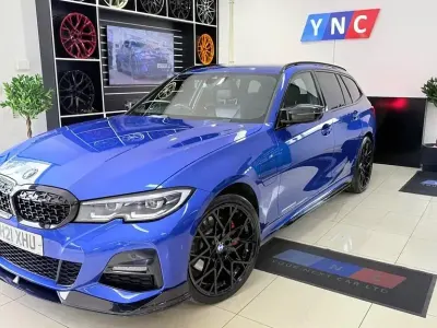 Begagnad BMW 330e M Sport 2021 Blå Kombi