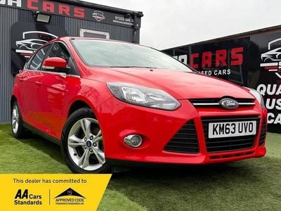 Used Ford Focus Zetec 115 HP (84 kW) 2013 Red Hatchback