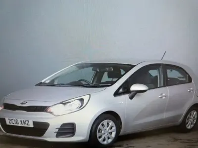 Used Kia Rio Air 84 HP (61 kW) 2016 Silver Hatchback
