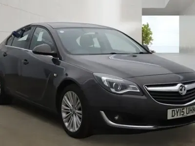 Used Vauxhall Insignia Design Edition 140 HP (102 kW) 2015 Grey Hatchback