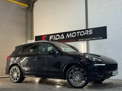 Used Porsche Cayenne 385 HP (283 kW) 2015 Black SUV
