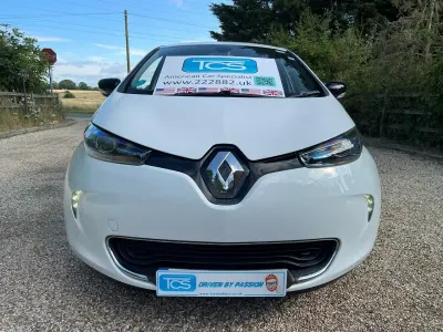 Used Renault Zoe Dynamique 80 kW (109 HP) 2019 White Hatchback