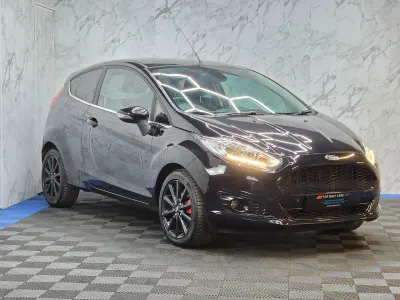 Used Ford Fiesta Titanium 125 HP (91 kW) 2017 Black Hatchback