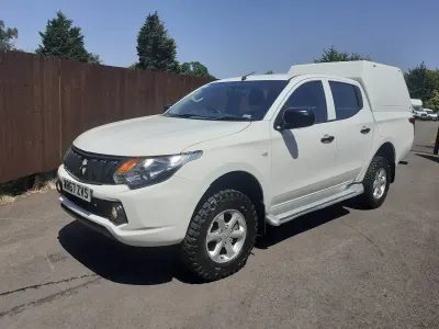 Used Mitsubishi L200 2017 White Pickup