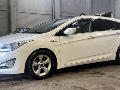 Used Hyundai i40 Premium 136 HP (100 kW) 2012 White Estate