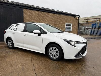 Used Toyota Corolla 140 HP (102 kW) 2023 White Van