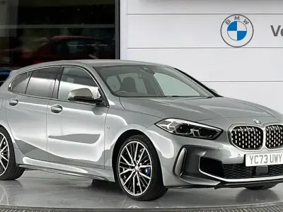 Usado BMW M135 Shadowline 306 HP (225 kW) 2023 Cinzento Citadino