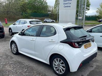 Second-hand Toyota Yaris Hybrid 113 CP (83 kW) 2022 Alb Hatchback