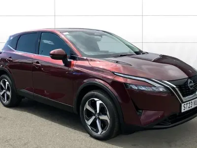 Used Nissan Qashqai N-Connecta 190 HP (139 kW) 2023 Red SUV