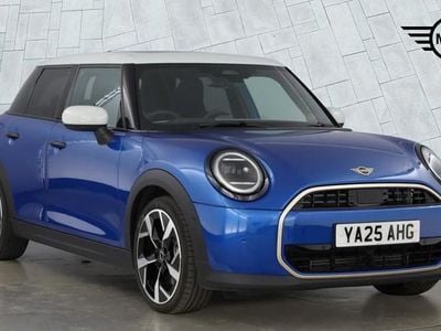 Begagnad Mini Cooper Hatch 113 kW (154 HK) 2025 Blå Halvkombi