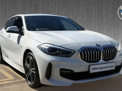 Usado BMW 118 M Sport 134 CV (98 kW) 2022 Blanco Utilitario