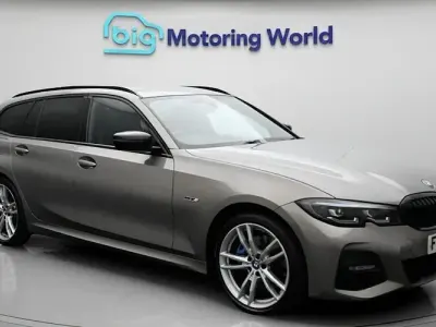 Begagnad BMW 330e M Sport 292 HK (214 kW) 2022 Grå Kombi
