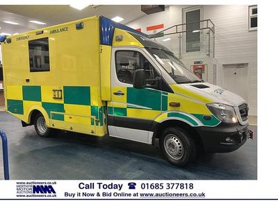 Usado Mercedes Sprinter 190 HP (139 kW) 2015 Branco Van