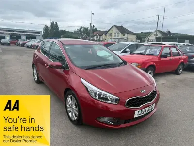 Usado Kia Ceed 2014 Rojo Utilitario