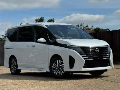 Used Nissan Serena 2025 White MPV