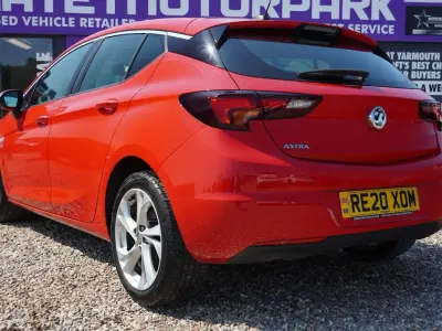 Used Vauxhall Astra SRi 143 HP (105 kW) 2020 Red Hatchback