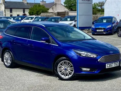 Used Ford Focus Zetec 120 HP (88 kW) 2017 Blue Estate