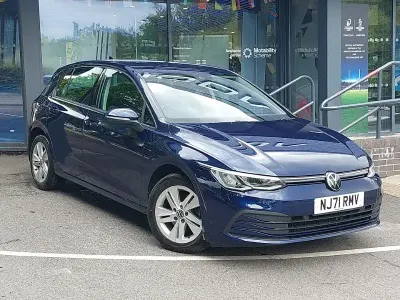 Used VW Golf VIII Life 130 HP (95 kW) 2021 Blue Hatchback