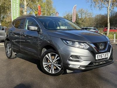 Grey Used 2017 Nissan Qashqai N-Connecta SUV | £10,995 (Fair price)