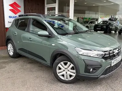 Usado Dacia Sandero Expression 100 HP (73 kW) 2023 Verde Citadino