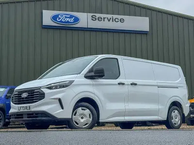 Usado Ford Transit Custom Trend 136 HP (100 kW) 2024 Branco Van