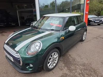 Usado Mini Cooper Hatch 136 CV (100 kW) 2014 Verde Utilitario
