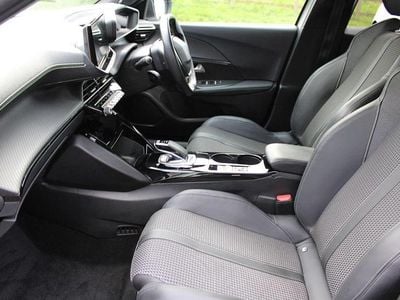 Used Peugeot e-2008 GT 98 kW (134 HP) 2021 White SUV