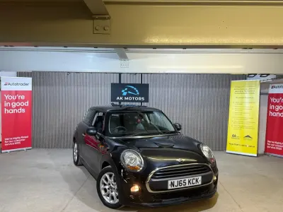 Usado Mini ONE Hatch 2015 Negro Utilitario