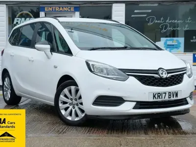 Used Vauxhall Zafira Tourer Design Edition 138 HP (101 kW) 2017 White MPV