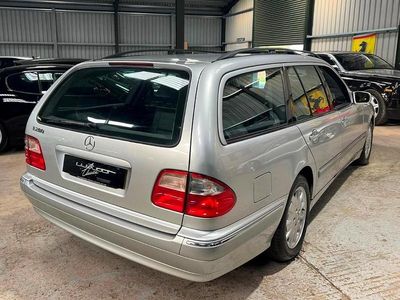 Used Mercedes E280 Elegance 205 HP (150 kW) 2002 Silver Estate