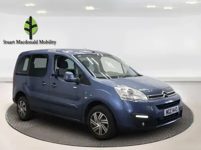 Used Citroën Berlingo Feel 100 HP (73 kW) 2019 Blue MPV