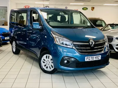 Begagnad Renault Trafic 2020 Blå Minibuss