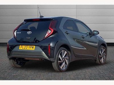 Used Toyota Aygo X 72 HP (52 kW) 2023 Green SUV