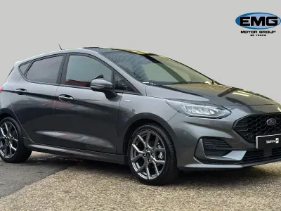 Begagnad Ford Fiesta ST-Line 125 HK (91 kW) 2023 Grå Halvkombi