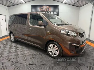 Używany Peugeot Traveller Allure 2017 Brązowy Minivan