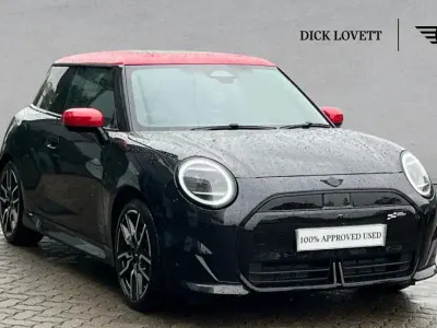Used Mini Cooper SE Hatch 158 kW (215 HP) 2024 Black Hatchback