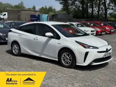 Begagnad Toyota Prius Active 122 HK (89 kW) 2026 Vit Halvkombi