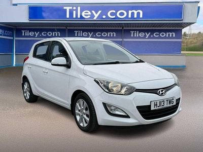 Used Hyundai i20 Active 85 HP (62 kW) 2013 White Hatchback