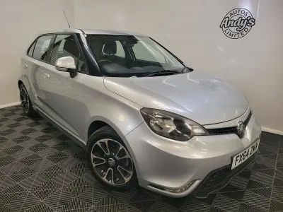 Usado MG MG3 106 CV (77 kW) 2014 Plateado Utilitario