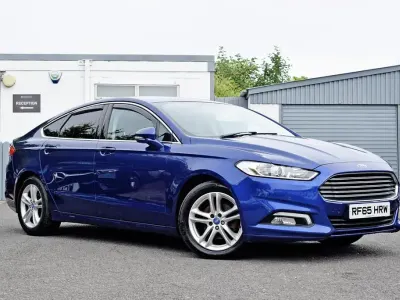 Used Ford Mondeo Zetec 2015 Blue Hatchback